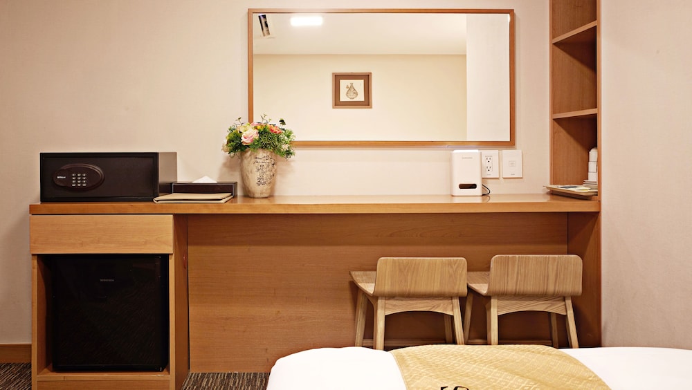 Deluxe Twin Room - Photo 8