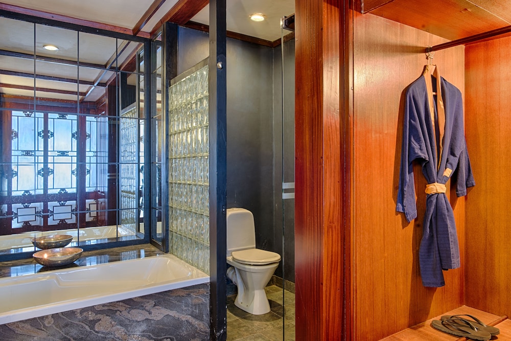 Luxury Double Room - Main Wing - Photo 3