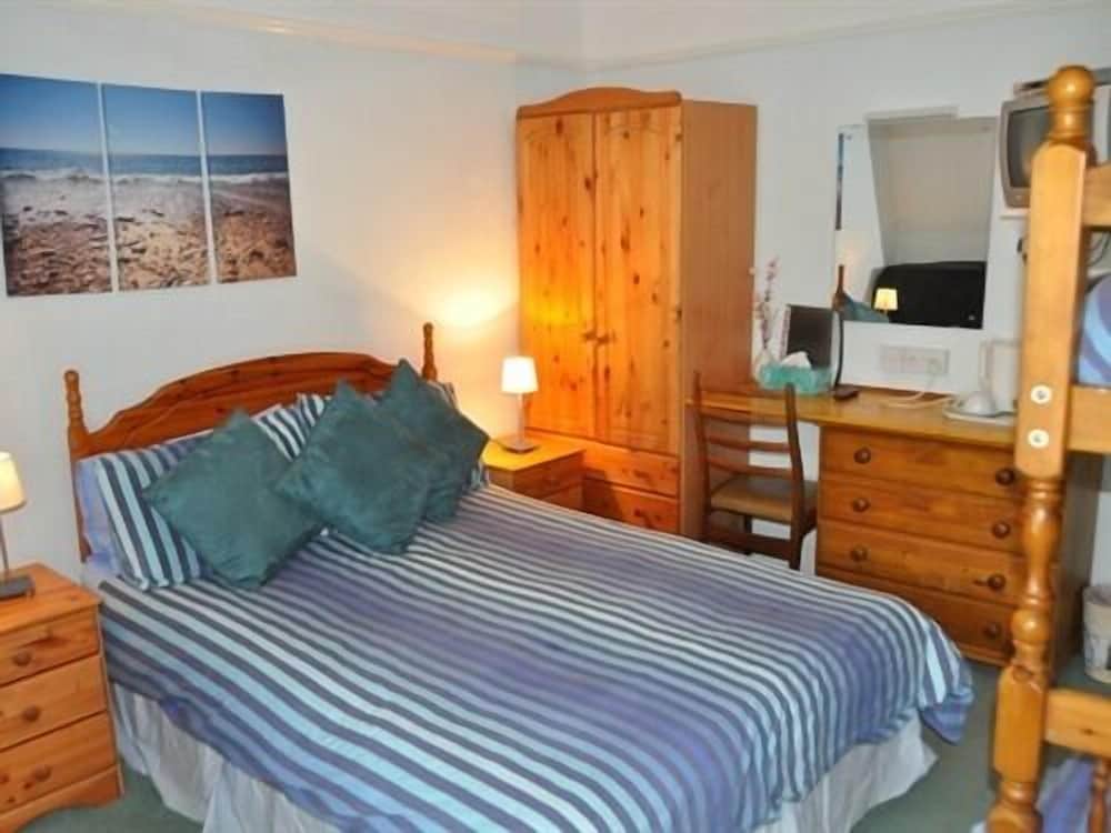 Family Room, Ensuite photo 2