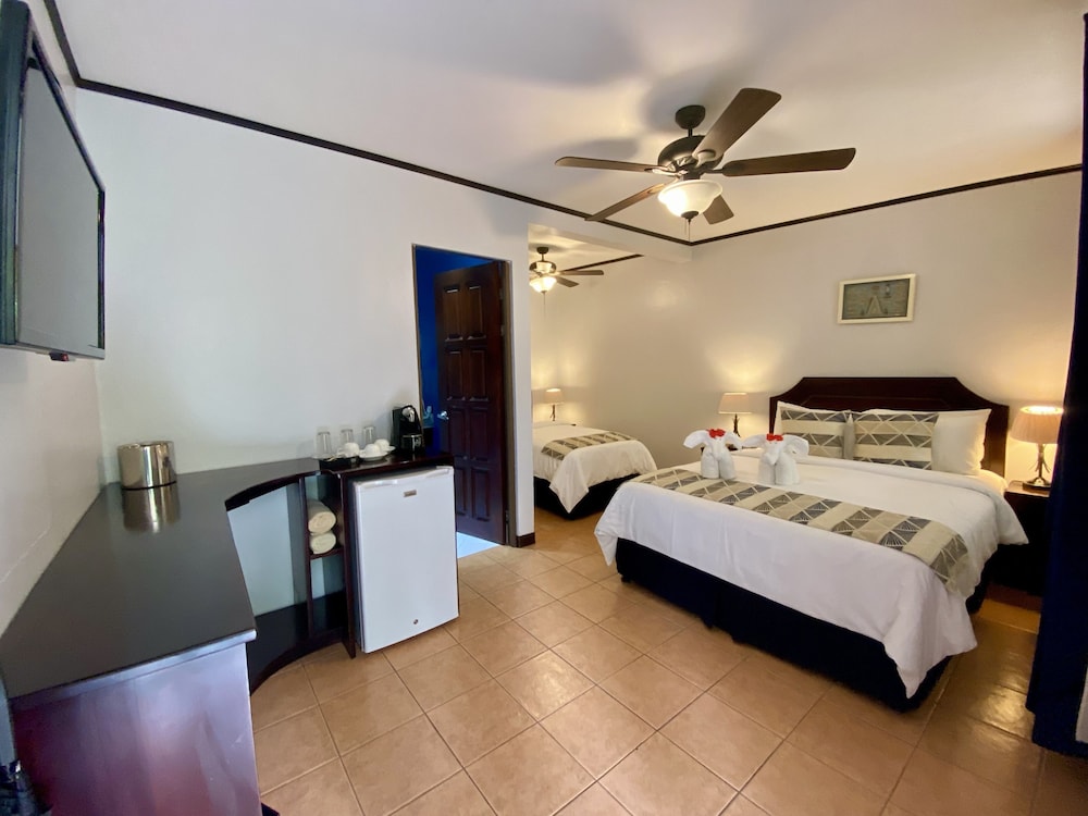 Basic Triple Room, Garden View photo 3