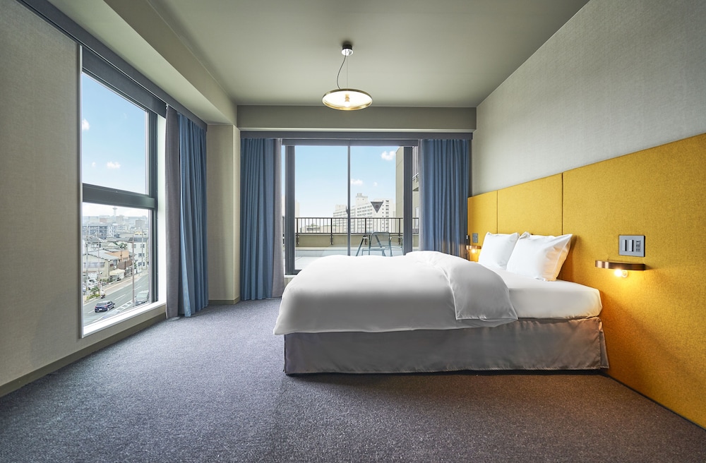 Premium Deluxe King with Terrace, Stacking Bed, Non Smoking (Shower and Bathtub) photo 1