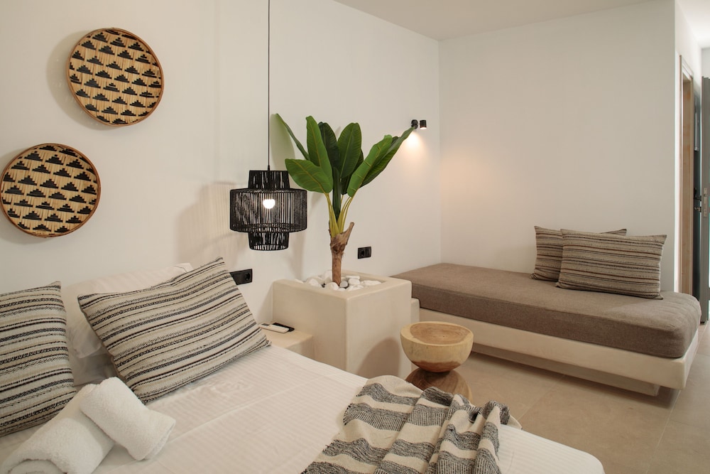 Deluxe Triple Room - Photo 7