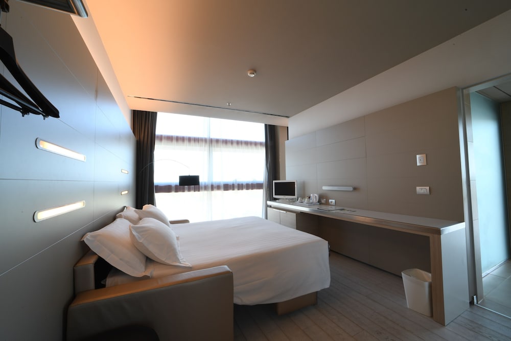 Family Suite, Multiple Beds, Non Smoking - Photo 11