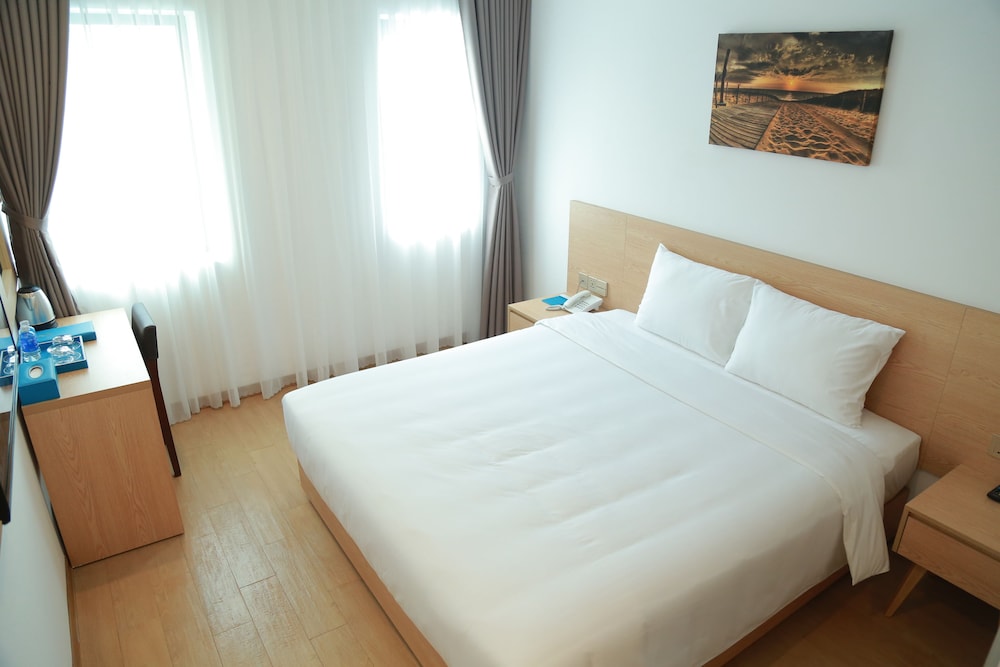 Superior Double Room, City View
