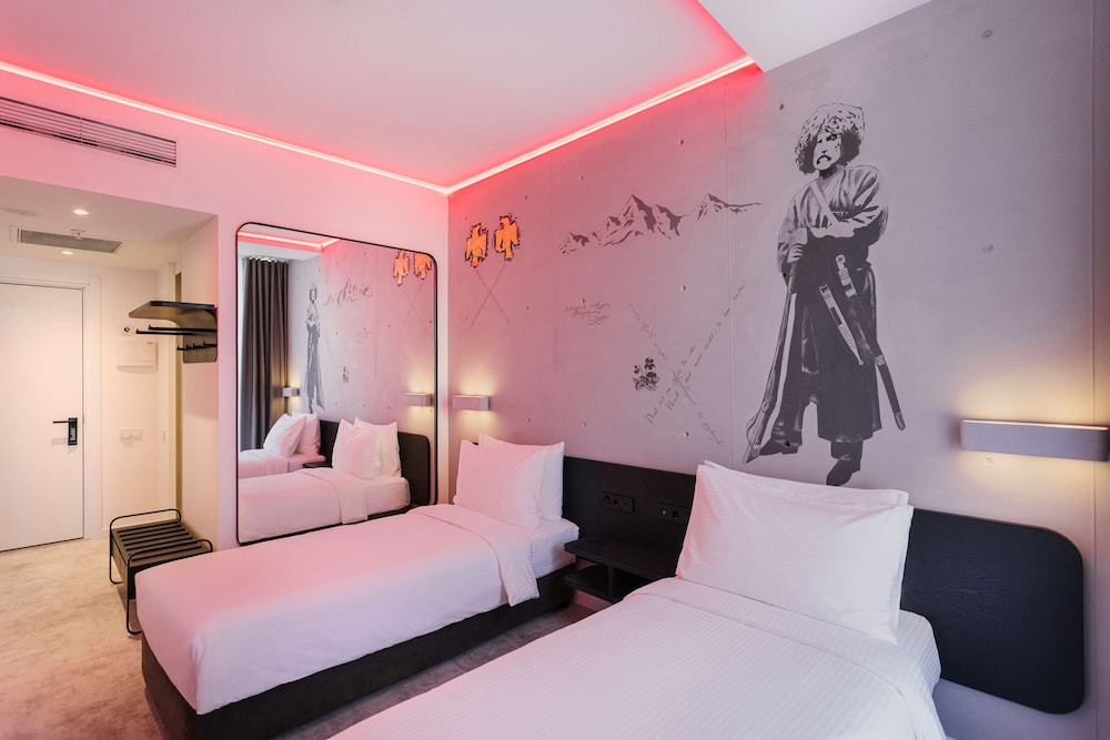 Standard Room, 2 Twin Beds - Photo 2