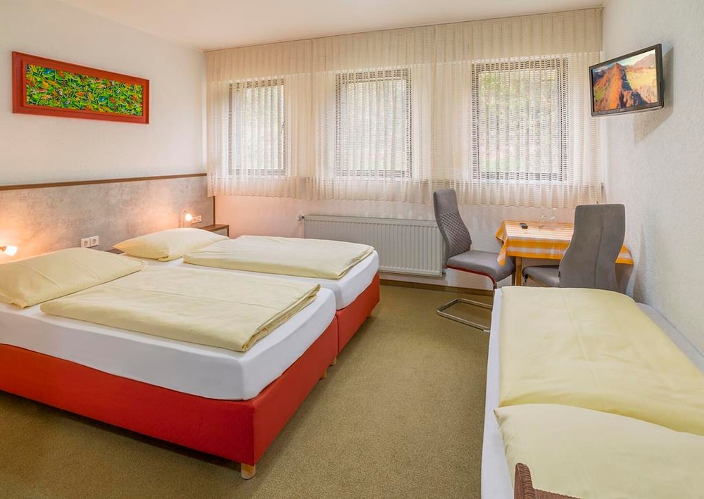 Basic Double Room photo 3