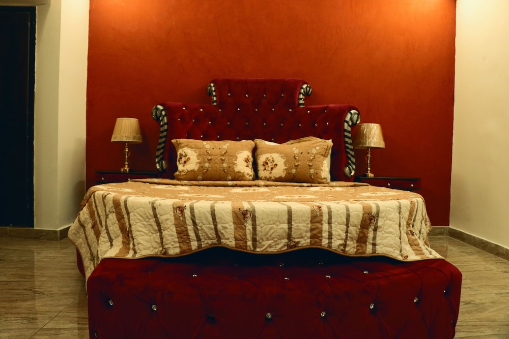 Executive Suite, Smoking, Sea View