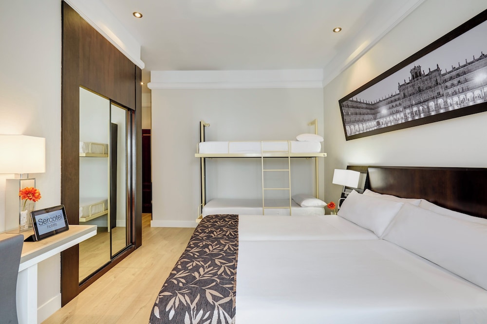 Room (Familiar) - Photo 1