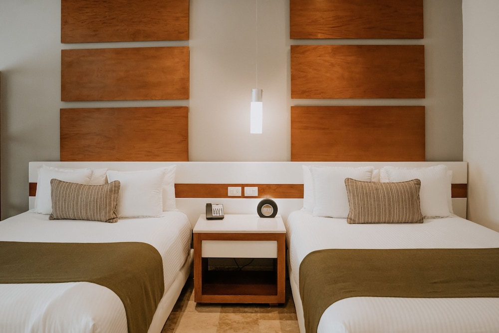 Deluxe Junior Suite, Partial Ocean View