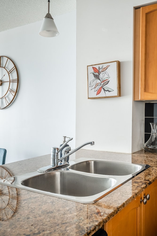 Design Apartment, Multiple Beds, Kitchen, City View - Photo 30