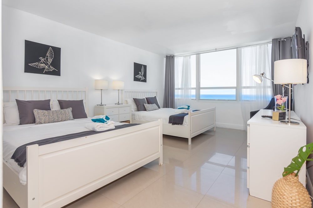 Deluxe Studio Suite