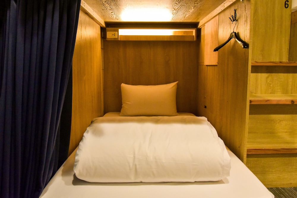 Standard Shared Dormitory, Women only photo 3