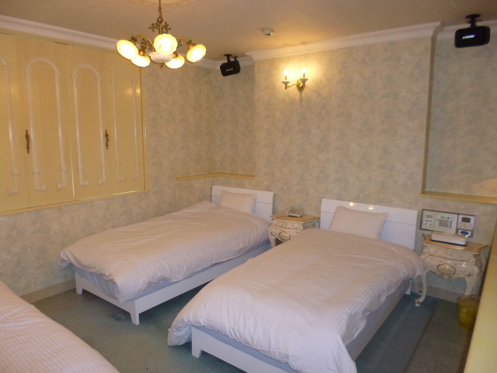 Twin Room with Sofa Bed photo 1