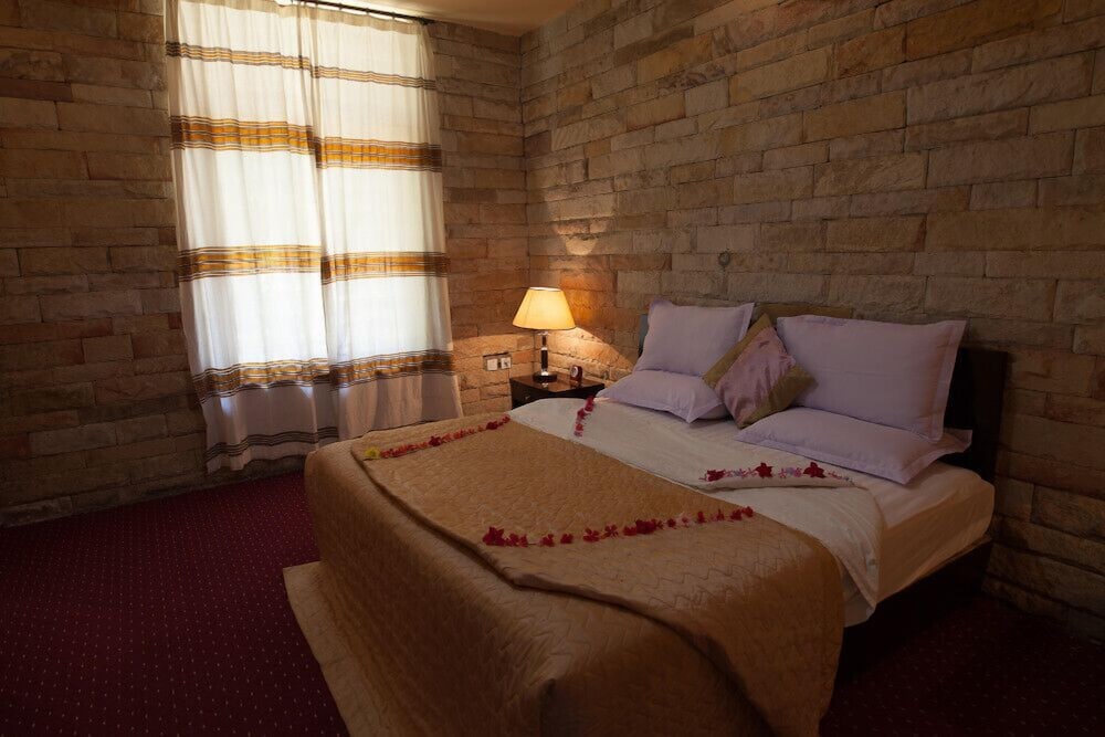 Family Suite, 2 Bedrooms, Refrigerator & Microwave, Garden View