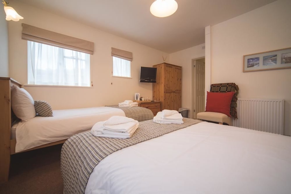 Double Room with Extra Bed (2 Adults + 1 Child) photo 1