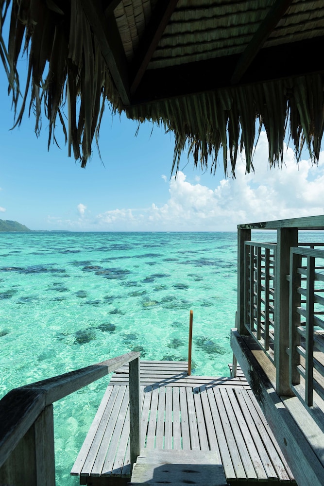 King Bungalow With Lagoon View