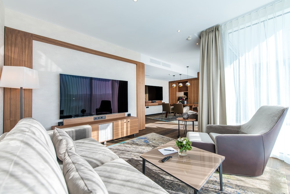 Executive Suite, Marina View photo 3
