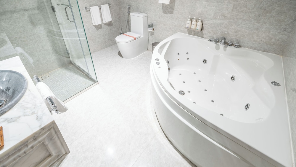 Superior Suite - Photo 3