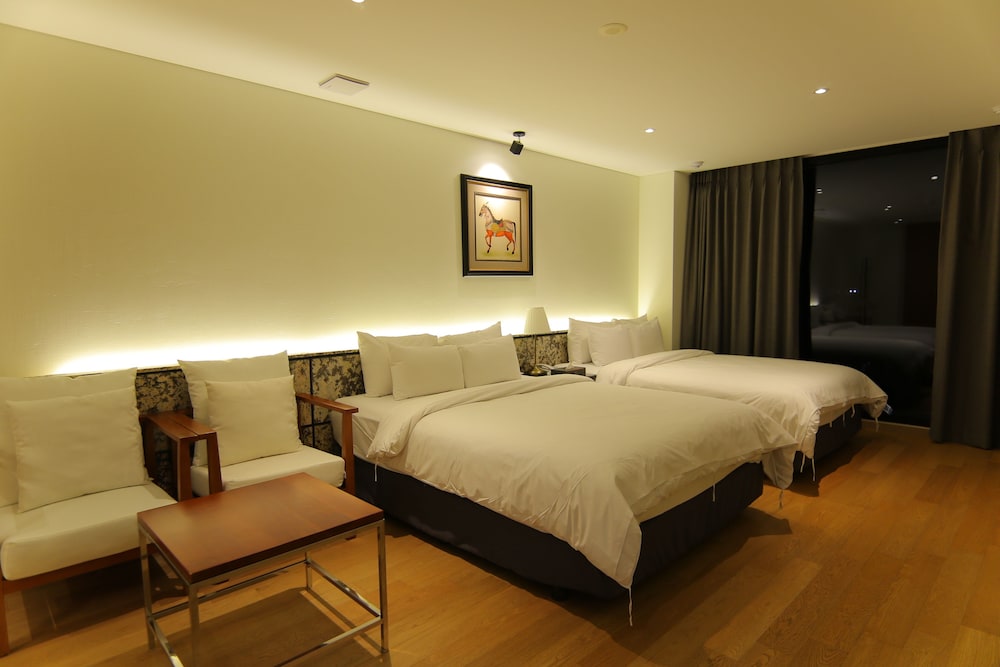 Deluxe Twin Room - Photo 10
