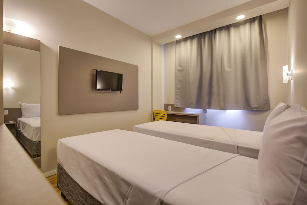 Standard Room, 2 Twin Beds - Photo 1