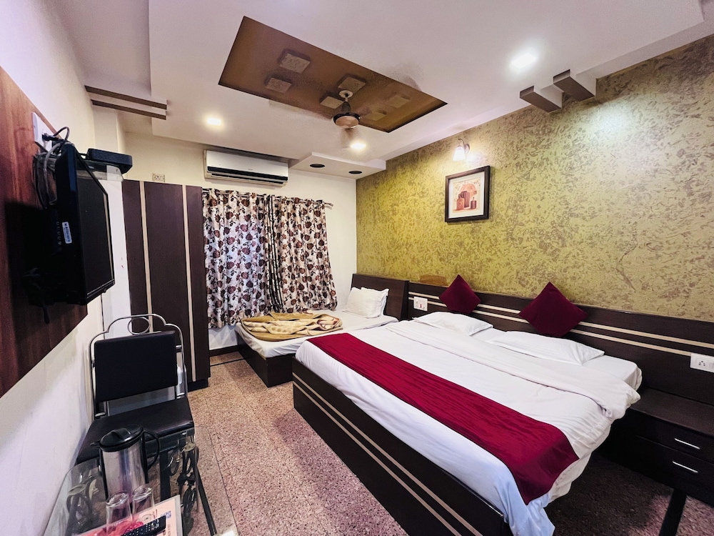 Family Room, 1 Bedroom photo 3