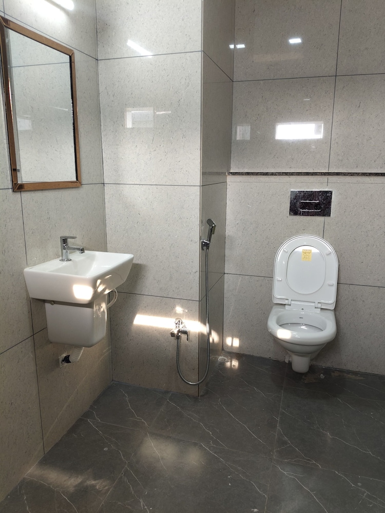 Deluxe Triple Room - Photo 8