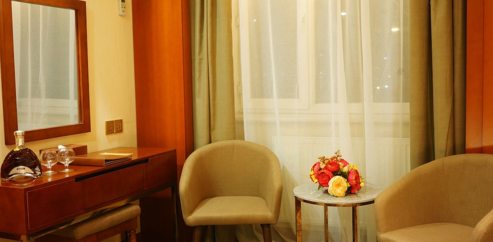 Business Double Room - Photo 2