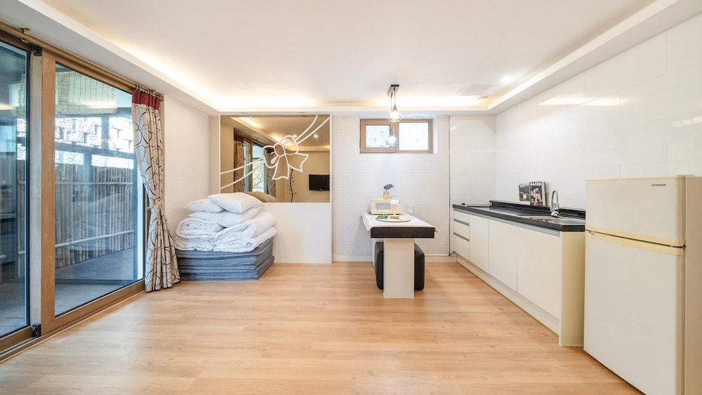 Basic Room, 1 Bedroom (A-102)
