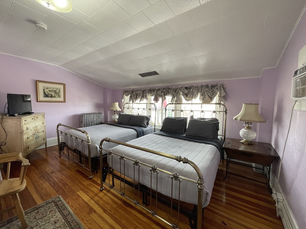 Edward Suite 31 - Photo 3