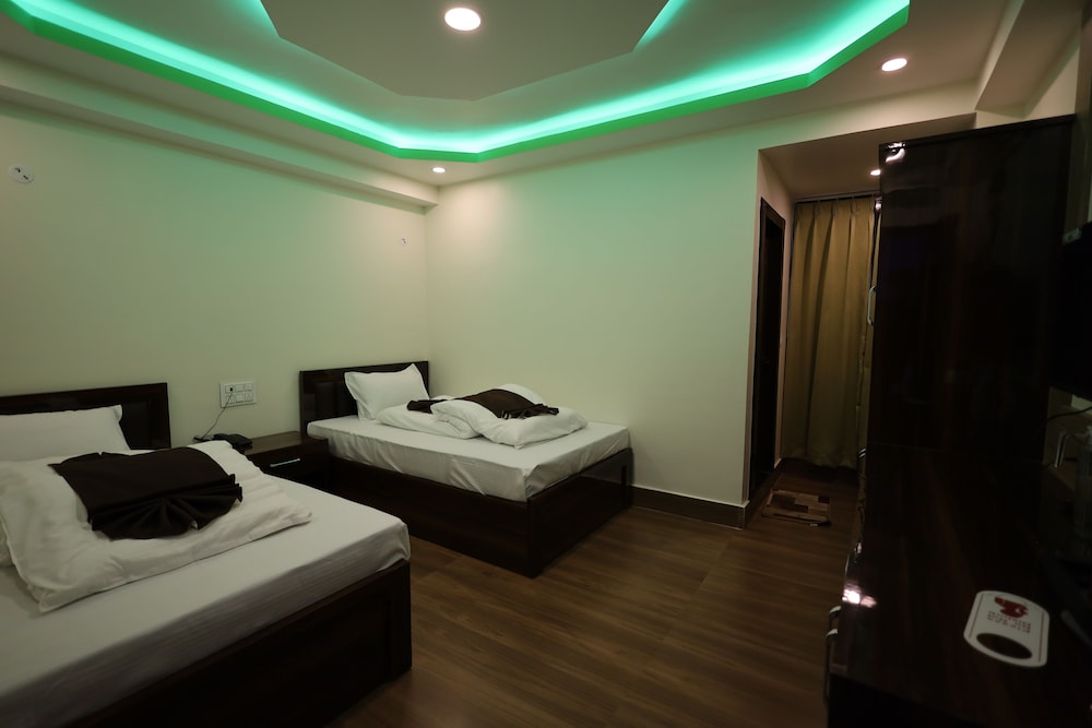 Family Room - Photo 3