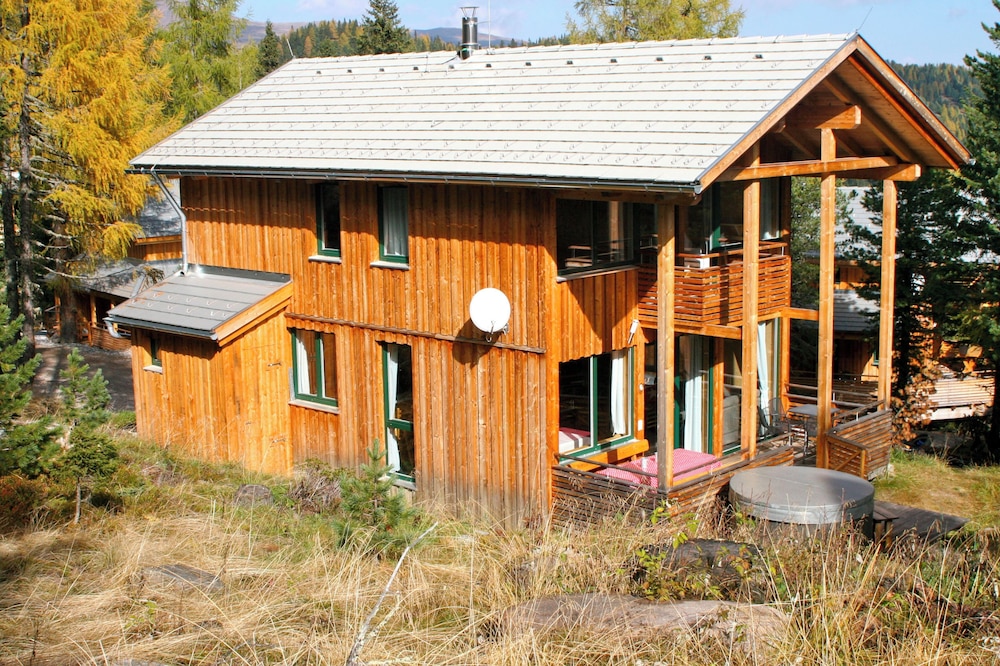 Ferienhaus # 7 mit IR-Sauna & Whirlpool außen
