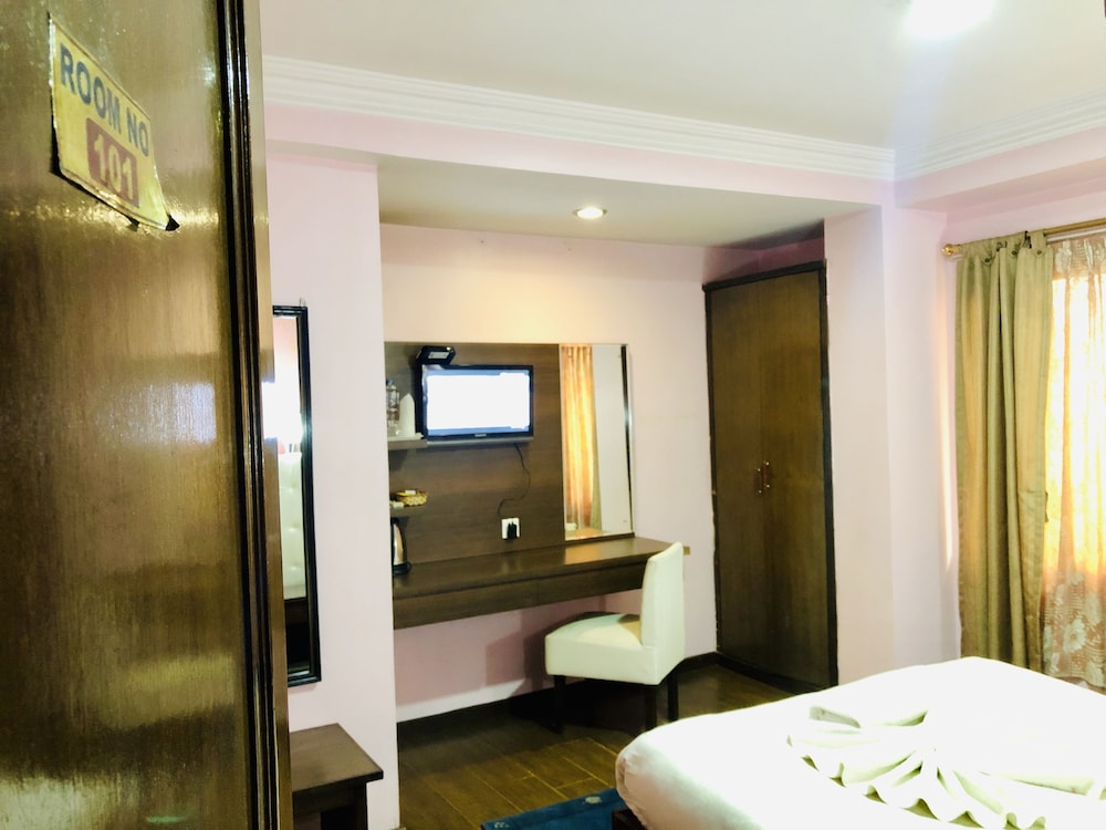Standard Double or Twin Room - Photo 2