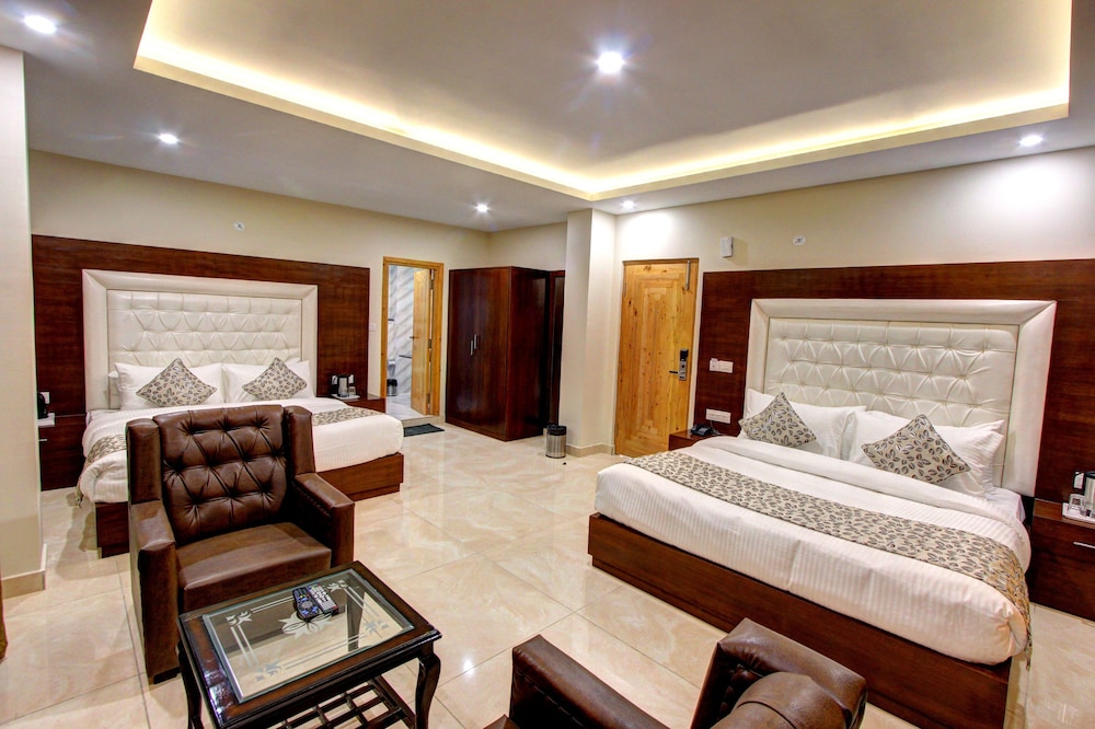 Family Room - Photo 3
