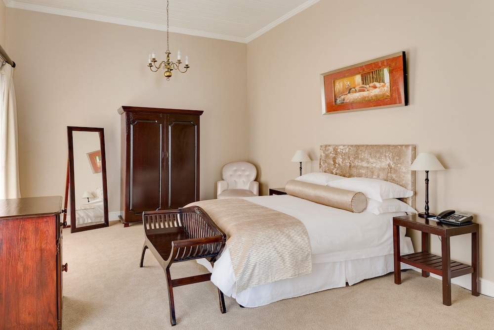 Suite, 1 Double Bed, Garden View photo 2