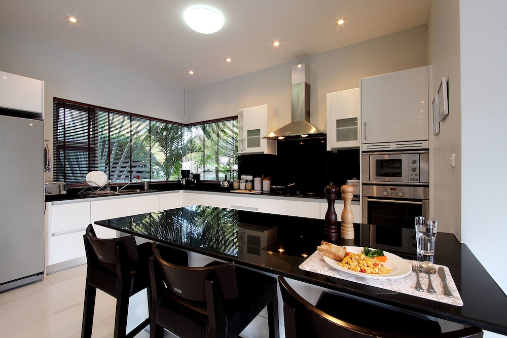 Luxury Villa, 3 Bedrooms photo 3