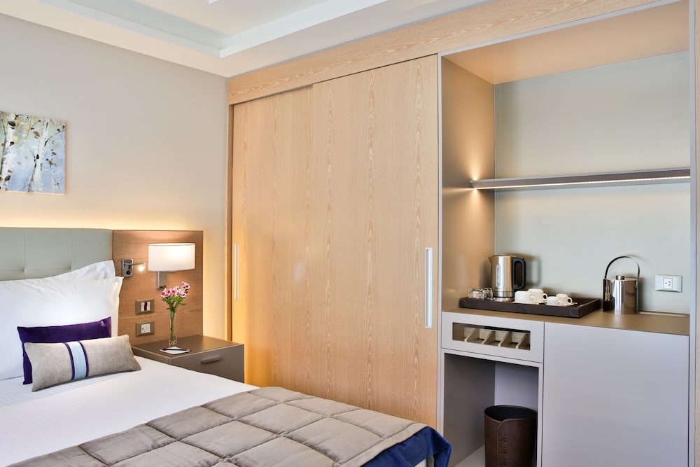 Deluxe Room, 1 King Bed, Balcony