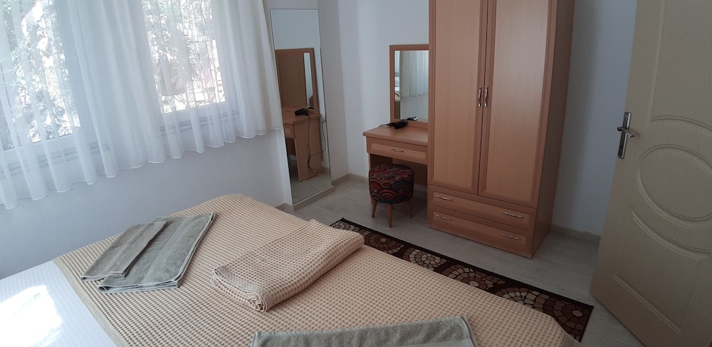 Classic Apartment, 1 King Bed, Non Smoking, Balcony