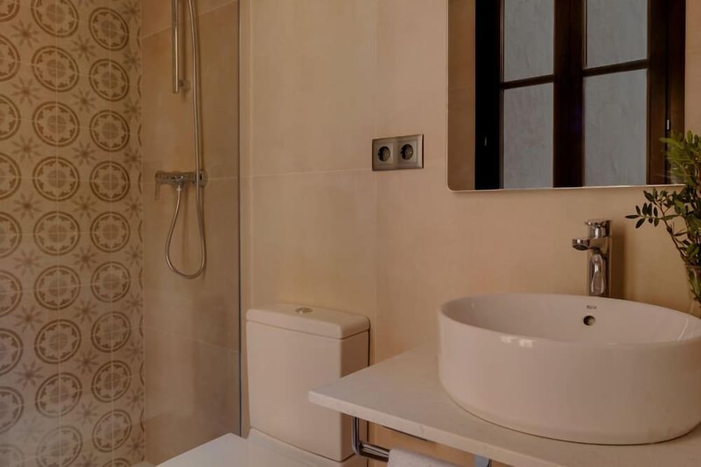 Superior Quadruple Room photo 3