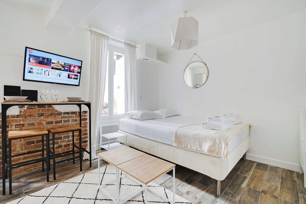 Apartment photo 1