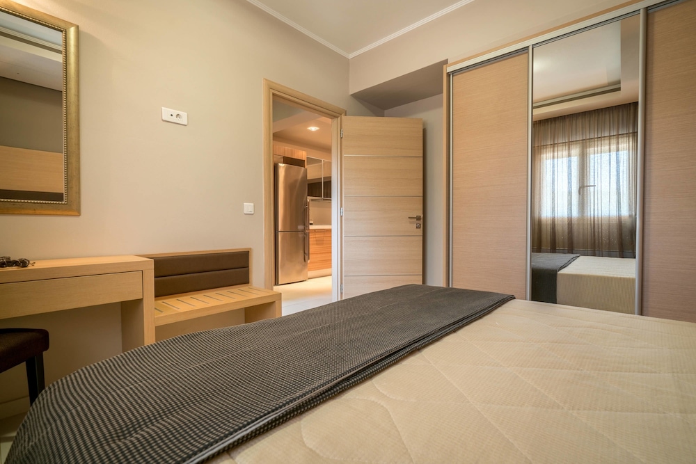 Deluxe Suite, Sea View - Photo 2