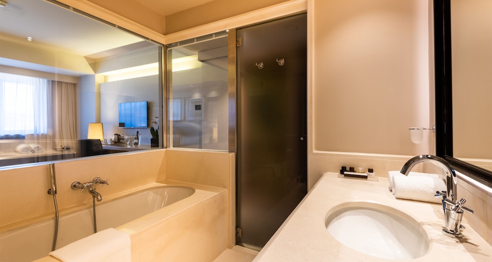 Deluxe Double Room, 1 Bedroom - Photo 6