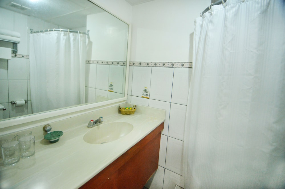 Family Room - Photo 7