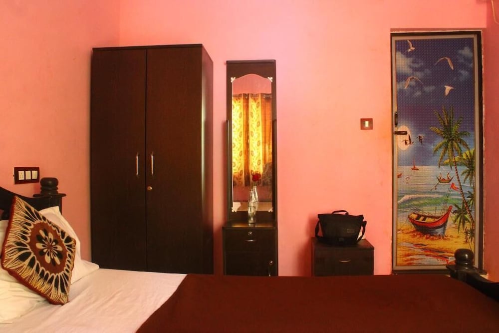 Economy Double Room photo 1