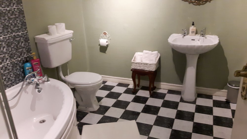 Deluxe Triple Room, 3 Twin Beds photo 3