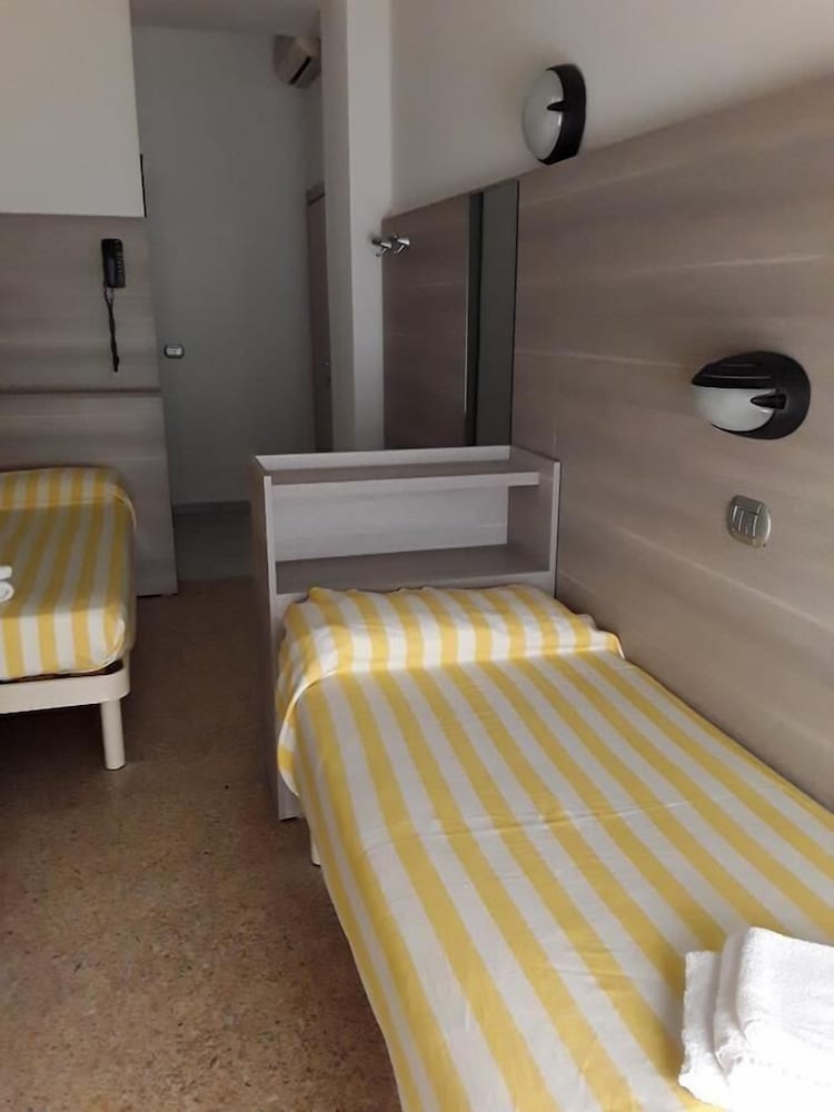 Twin Room, 2 Twin Beds photo 1