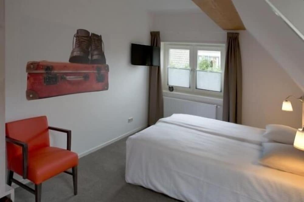 Deluxe Room, 2 Twin Beds photo 3