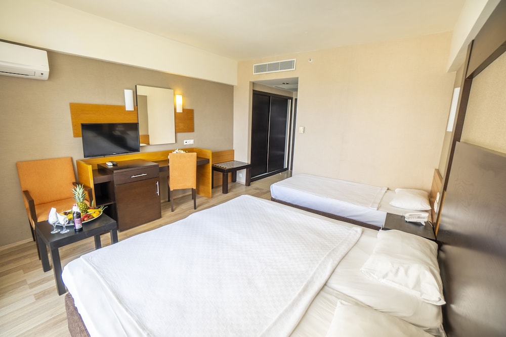 Standard Room, Land View