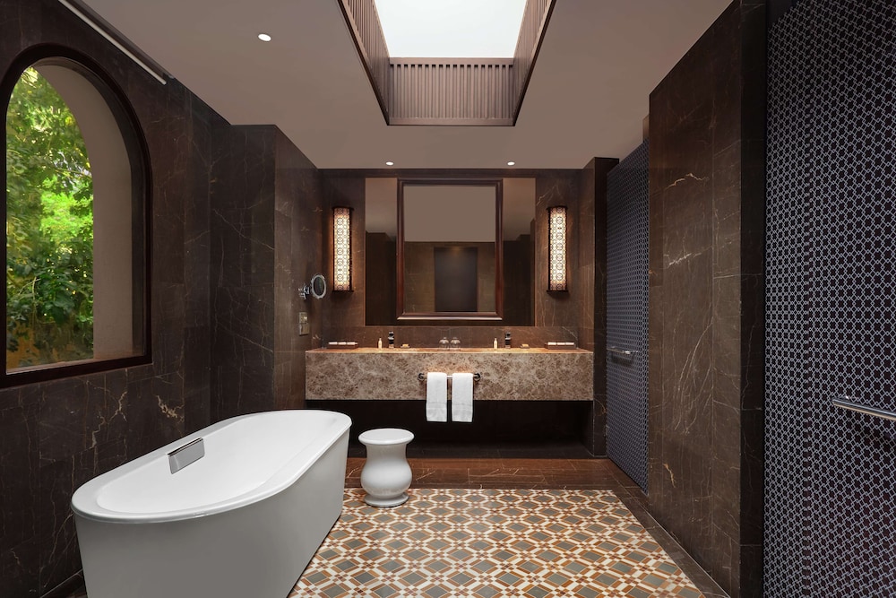 Presidential Penthouse, 1 King Bed, River View (Private Luxury Pool Suite)