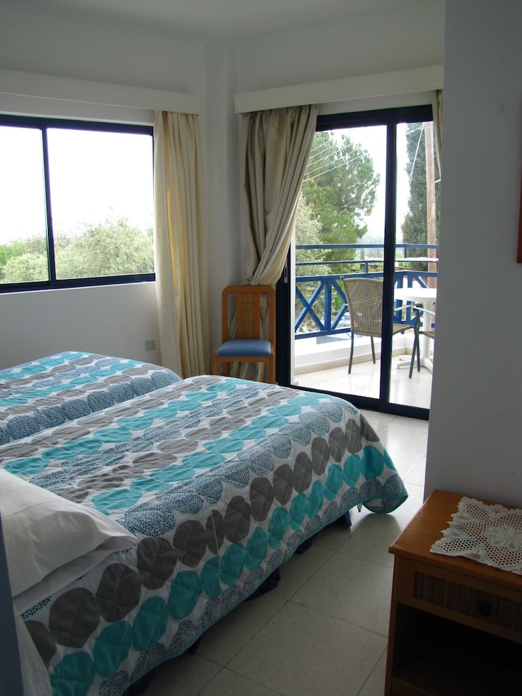 Apartment, 2 Bedrooms, Pool Access photo 1