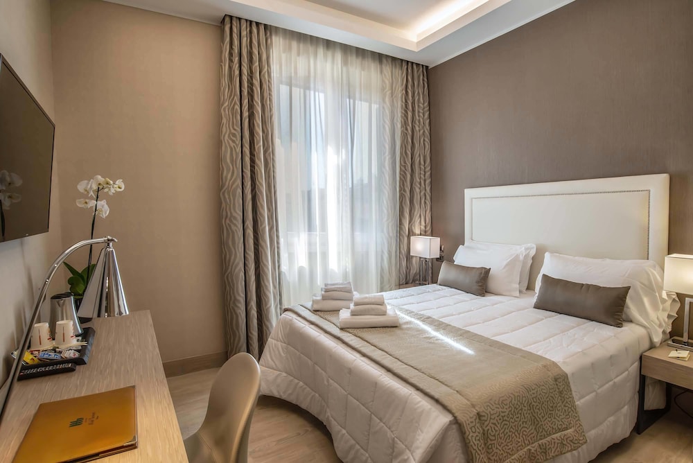 Deluxe Double Room Single Use